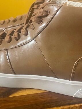 Men's Brown High-Top Casual Sneaker